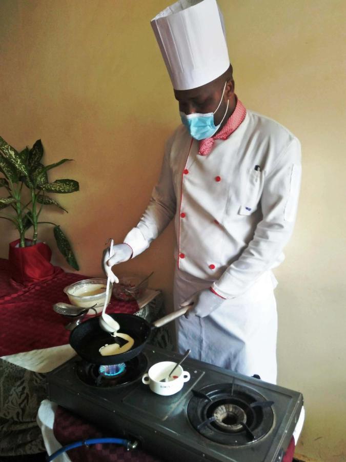 Bomen Hotel Isiolo Buitenkant foto